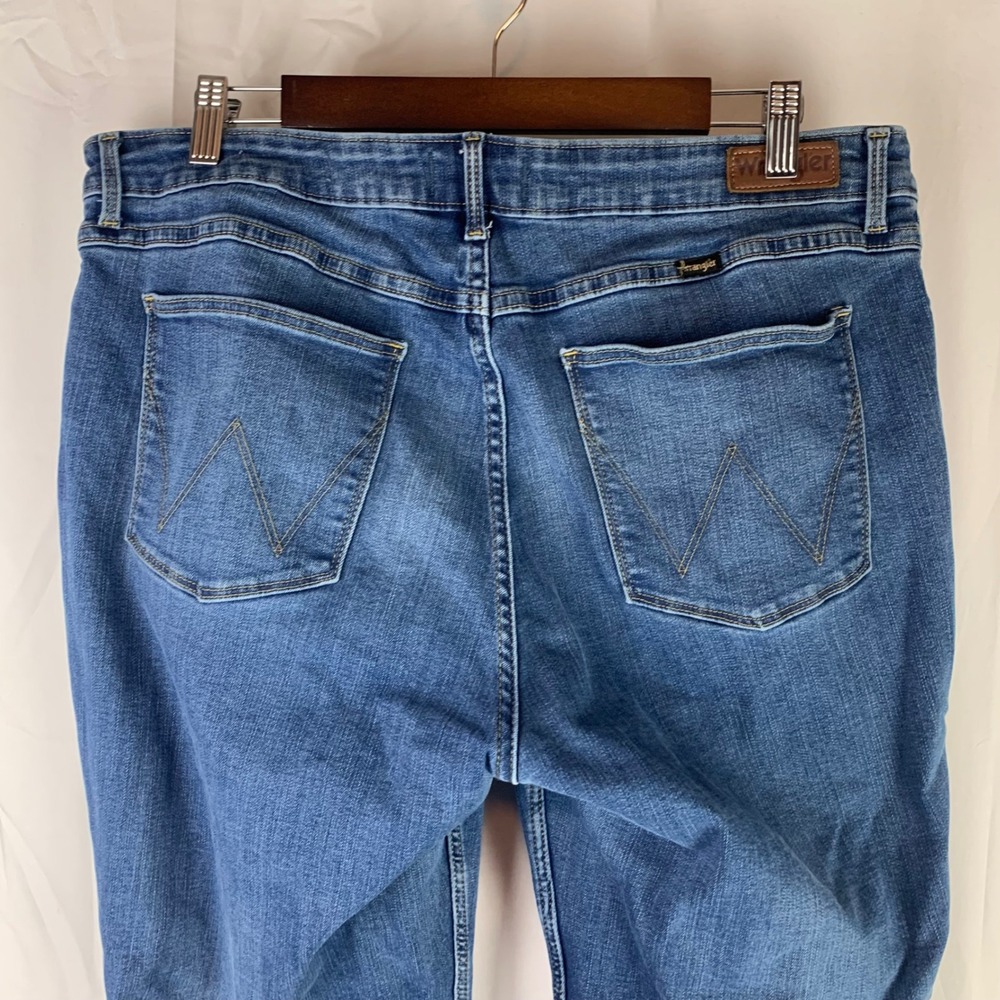 Wrangler Jeans Womens 18x30‎ Blue High Rise True Straight Stretch Medium Wash - Picture 6 of 11